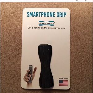 NWT Love handle phone holder in black